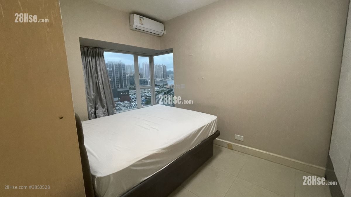Metro Town Sell 4 Bedrooms , 3 Bathrooms 888 ft²