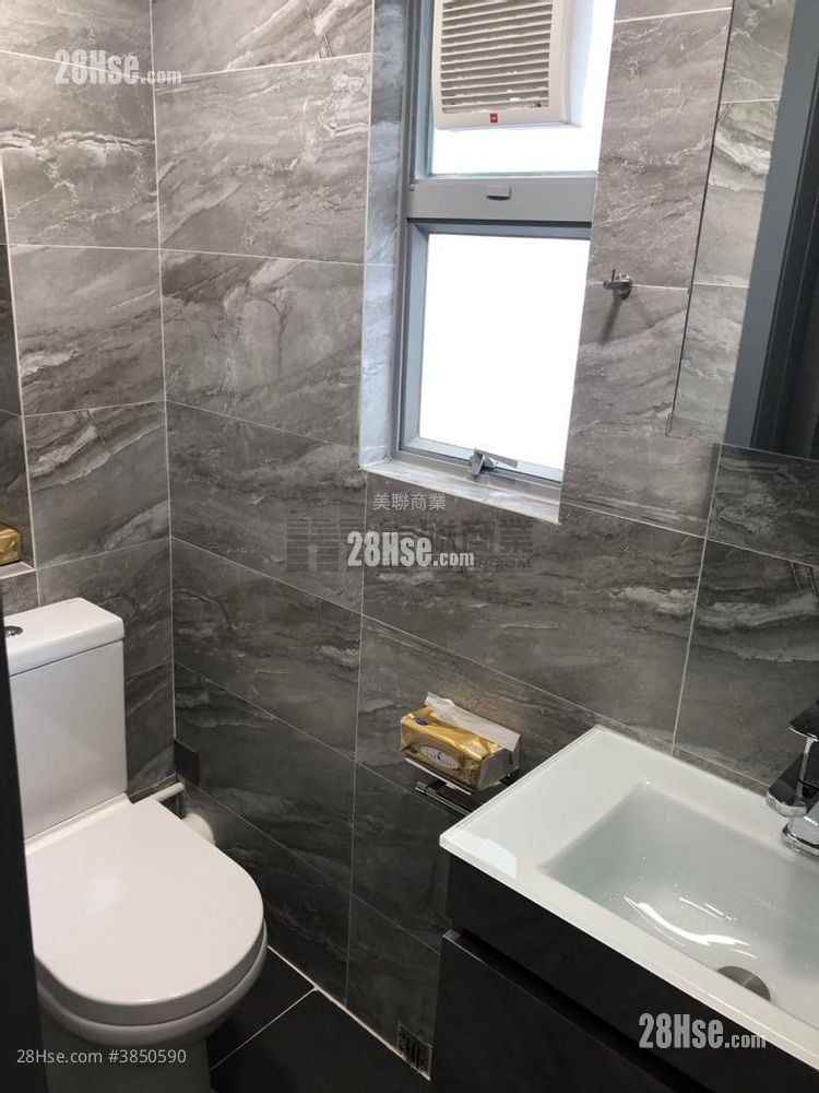 Thyrse House Rental