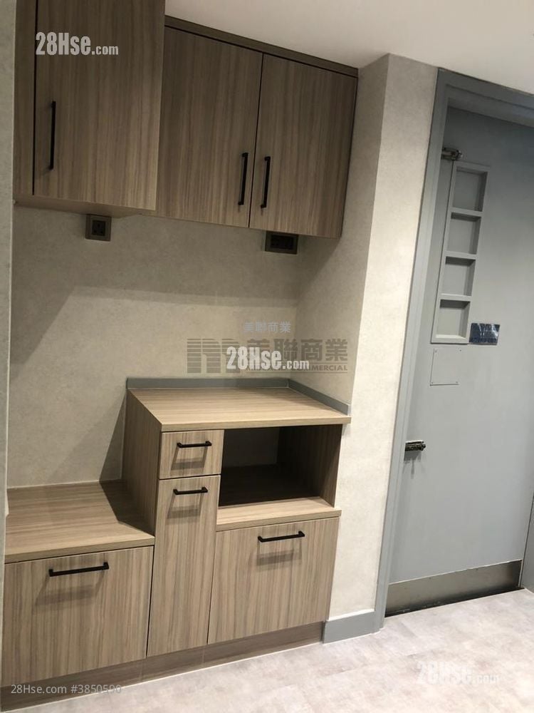 Thyrse House Rental