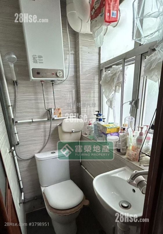 Tai On Building Rental Studio , 1 Bathroom 140 ft²