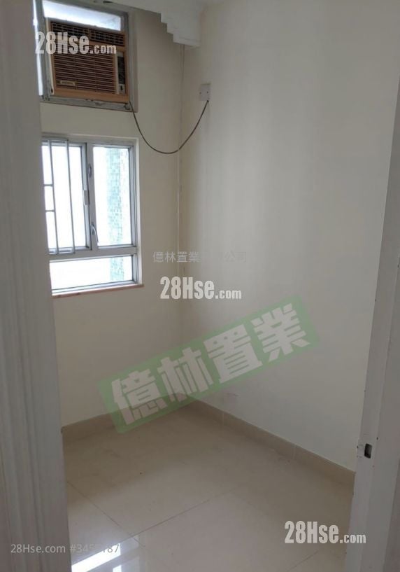 Hong Pak Court Sell 3 Bedrooms , 1 Bathroom 554 ft²