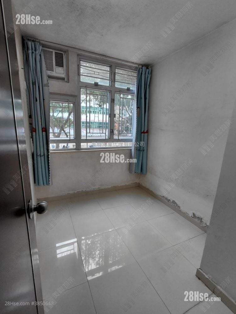 Wah Ming Est Sell 1 Bedroom 566 ft²