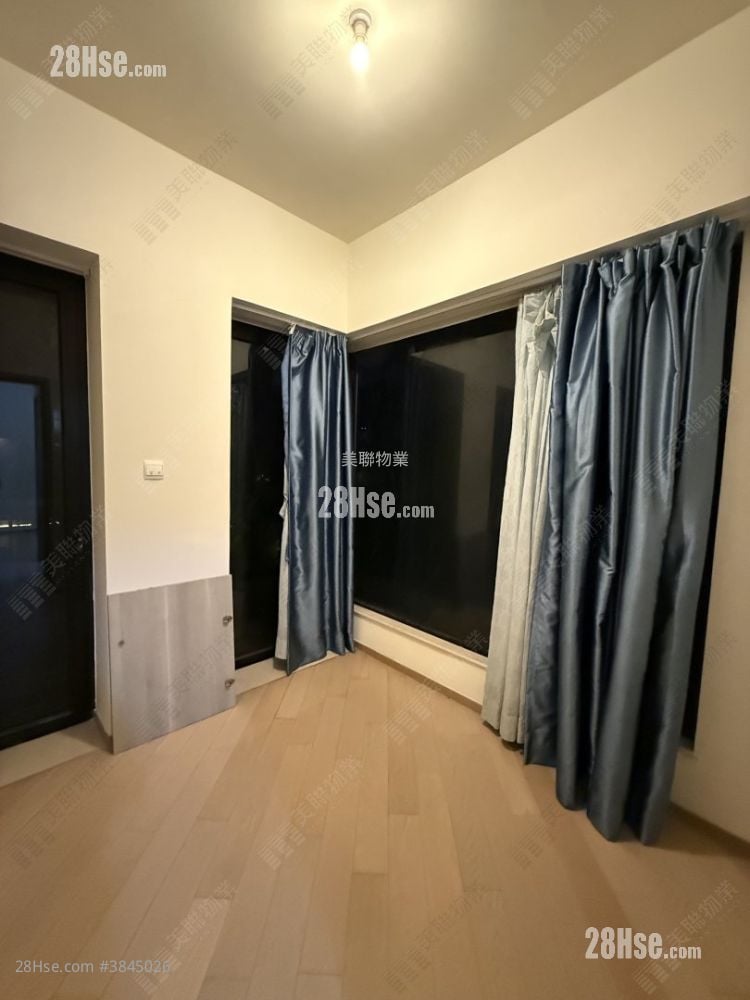 Twin Regency Rental 2 Bedrooms , 1 Bathroom 459 ft²