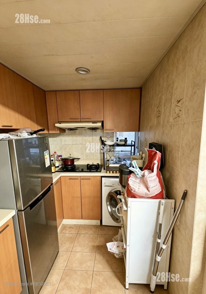 Sunshine Plaza Sell 2 Bedrooms , 1 Bathroom 327 ft²