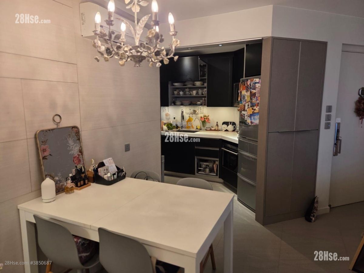 Heng Fa Chuen Sell 3 Bedrooms , 2 Bathrooms 659 ft²
