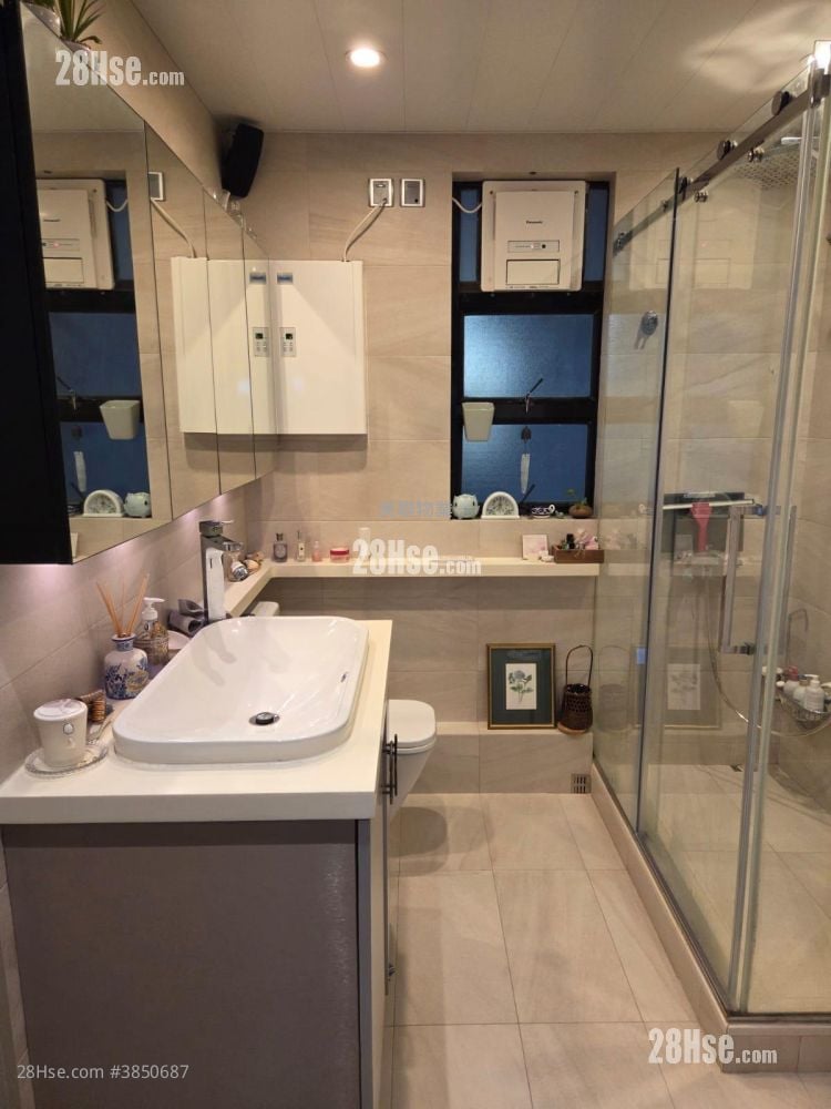 Heng Fa Chuen Sell 3 Bedrooms , 2 Bathrooms 659 ft²
