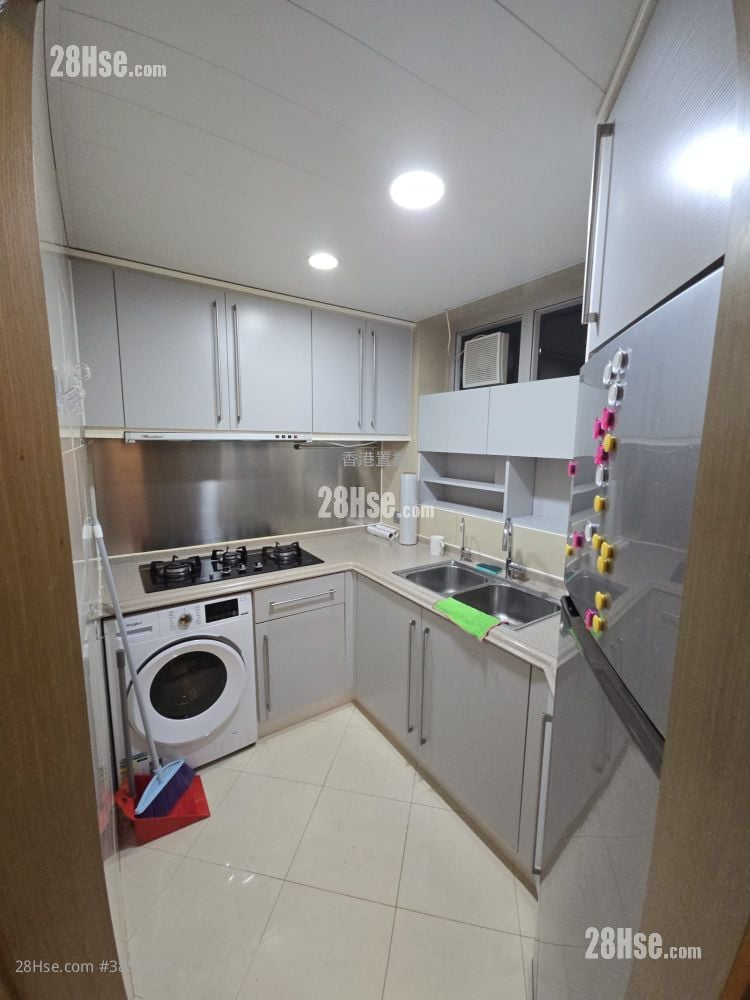 Banyan Garden Rental 3 Bedrooms , 2 Bathrooms 719 ft²