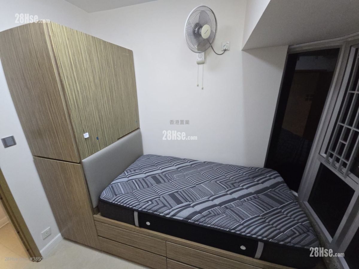 Banyan Garden Rental 3 Bedrooms , 2 Bathrooms 719 ft²