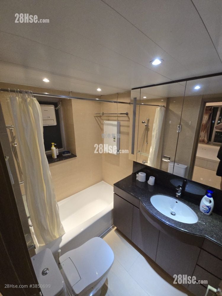 Banyan Garden Rental 3 Bedrooms , 2 Bathrooms 719 ft²