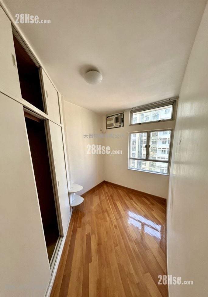 Whampoa Garden Sell 2 Bedrooms , 1 Bathroom 389 ft²