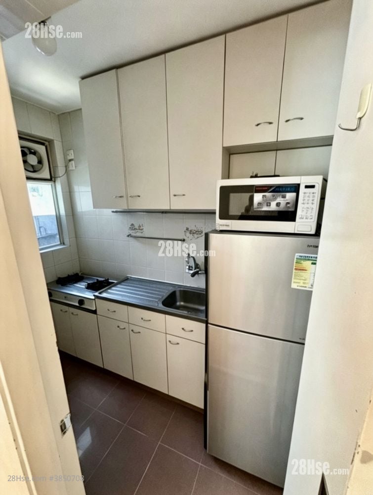 Whampoa Garden Sell 2 Bedrooms , 1 Bathroom 389 ft²