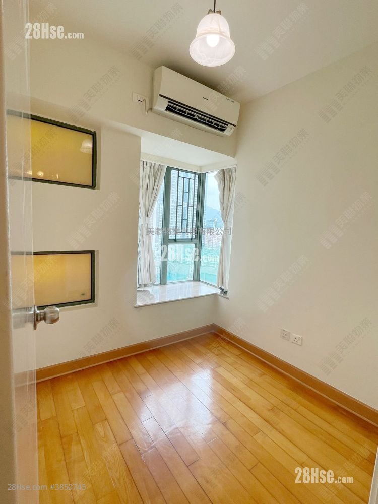 Island Harbourview Sell 2 Bedrooms , 1 Bathroom 459 ft²