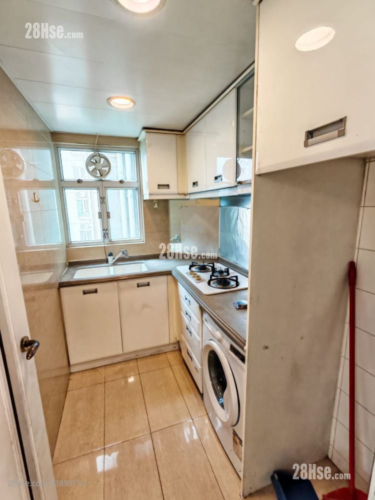 Sky Tower Rental 2 Bedrooms , 1 Bathroom 454 ft²