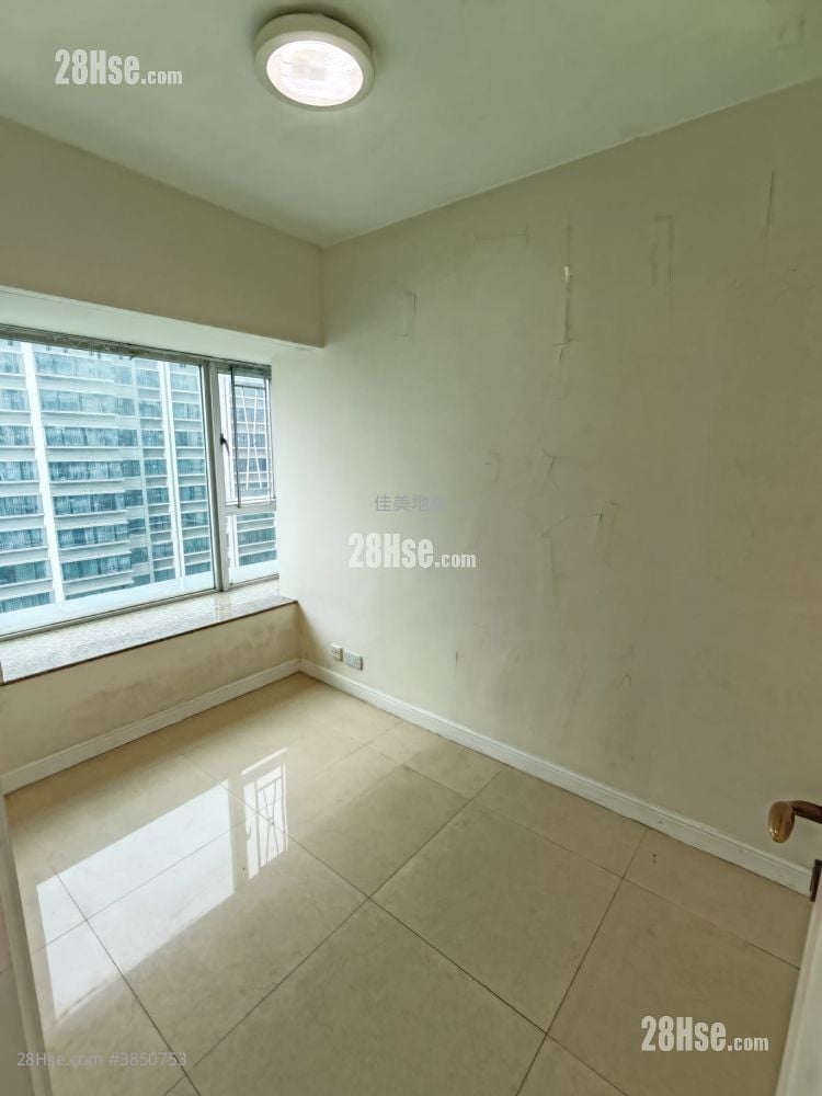 Sky Tower Rental 2 Bedrooms , 1 Bathroom 454 ft²