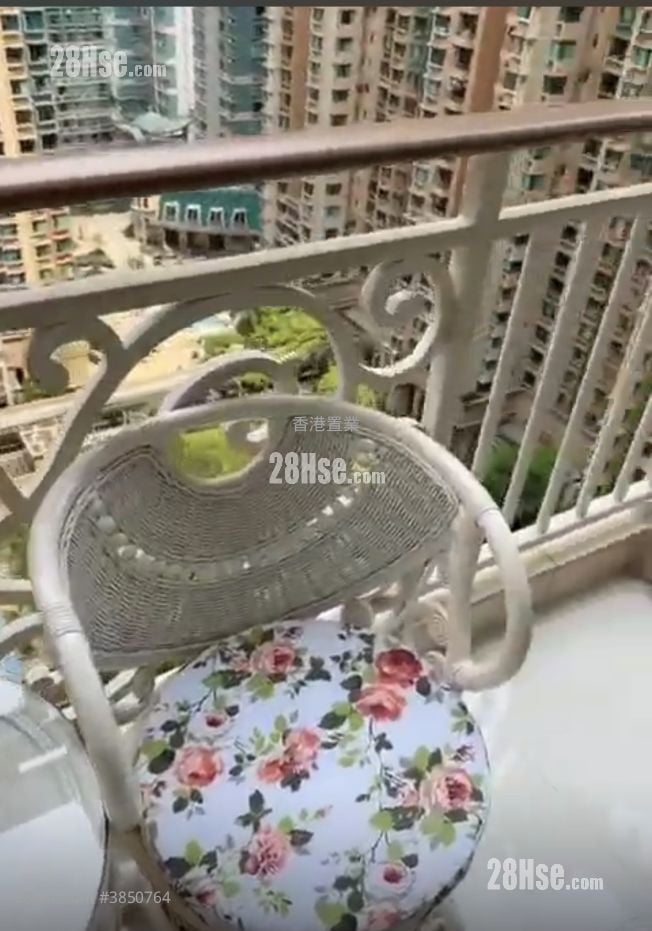 Banyan Garden Rental 2 Bedrooms , 1 Bathroom 469 ft²
