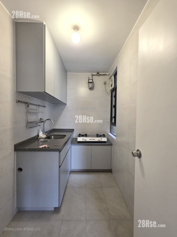 Heng Fa Chuen Rental 2 Bedrooms , 1 Bathroom 499 ft²