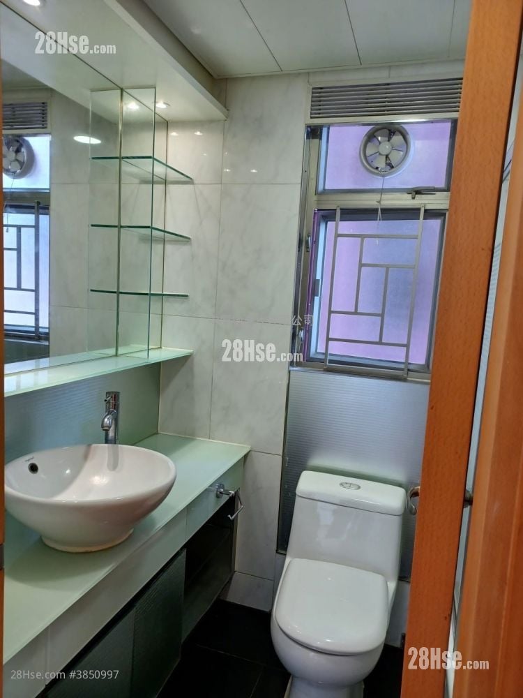 Yoho Town Sell 2 Bedrooms , 1 Bathroom 393 ft²