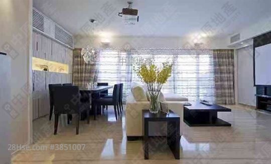 Green Lodge Sell 4 Bedrooms , 4 Bathrooms 1,554 ft²