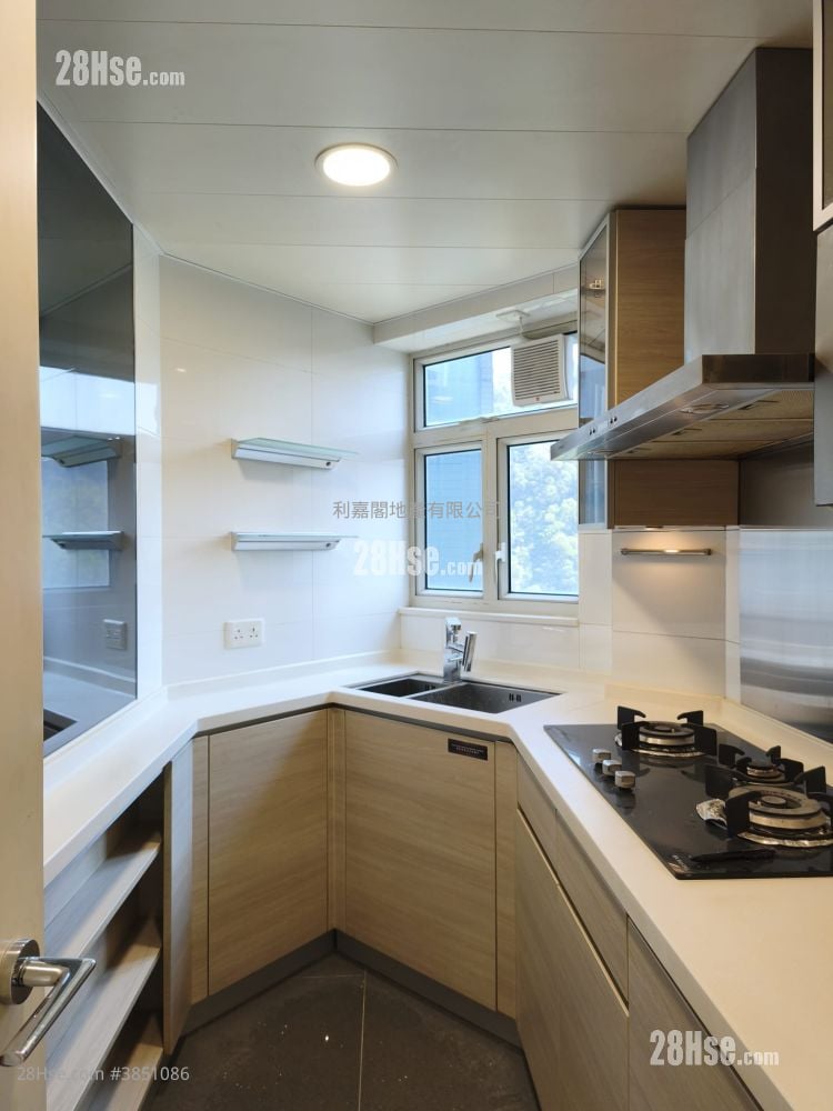 The Beaumount Sell 3 Bedrooms , 2 Bathrooms 694 ft²