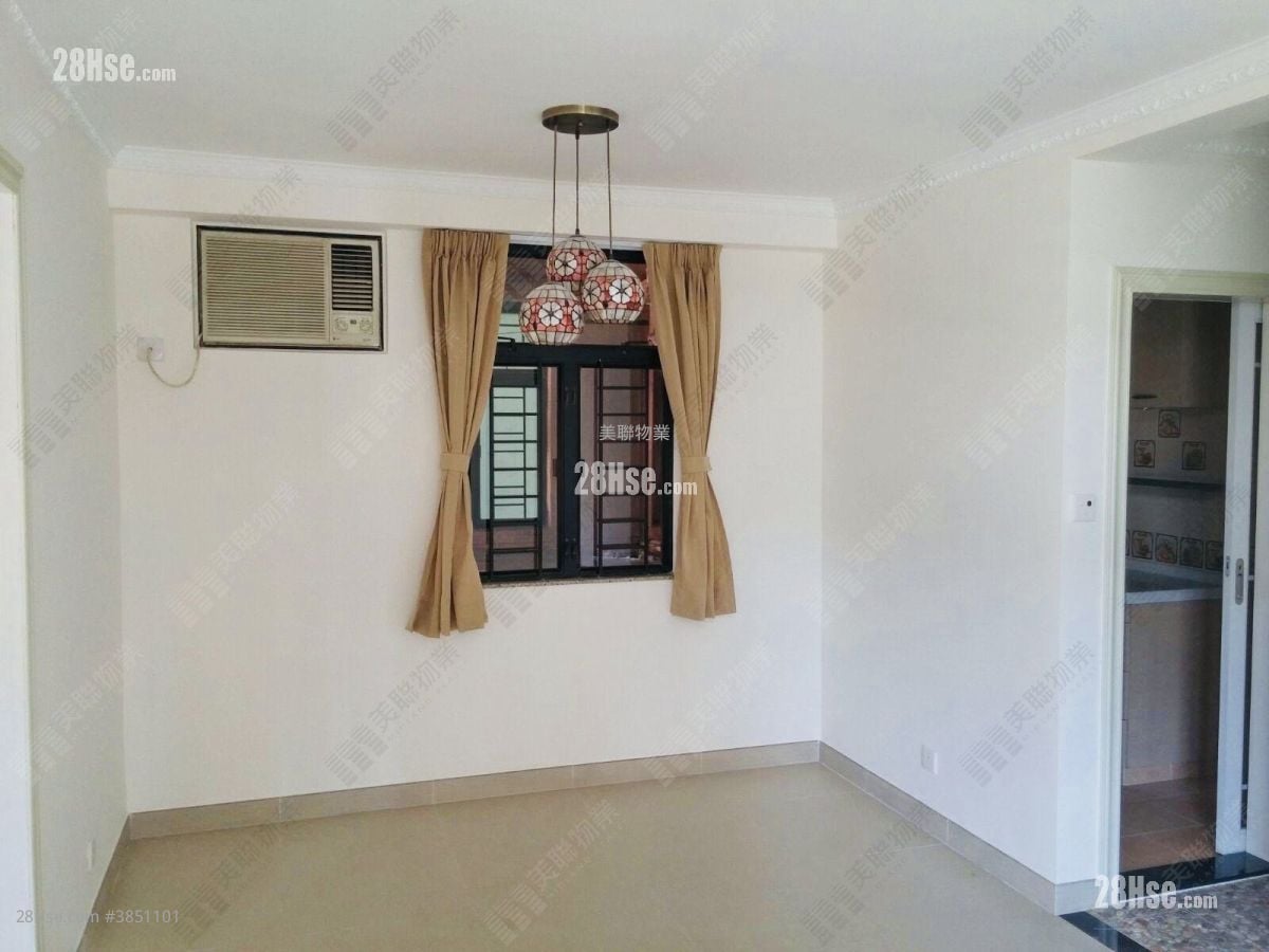 New Town Plaza Sell 3 Bedrooms , 2 Bathrooms 640 ft²