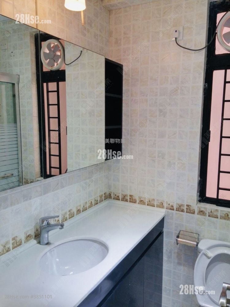 New Town Plaza Sell 3 Bedrooms , 2 Bathrooms 640 ft²