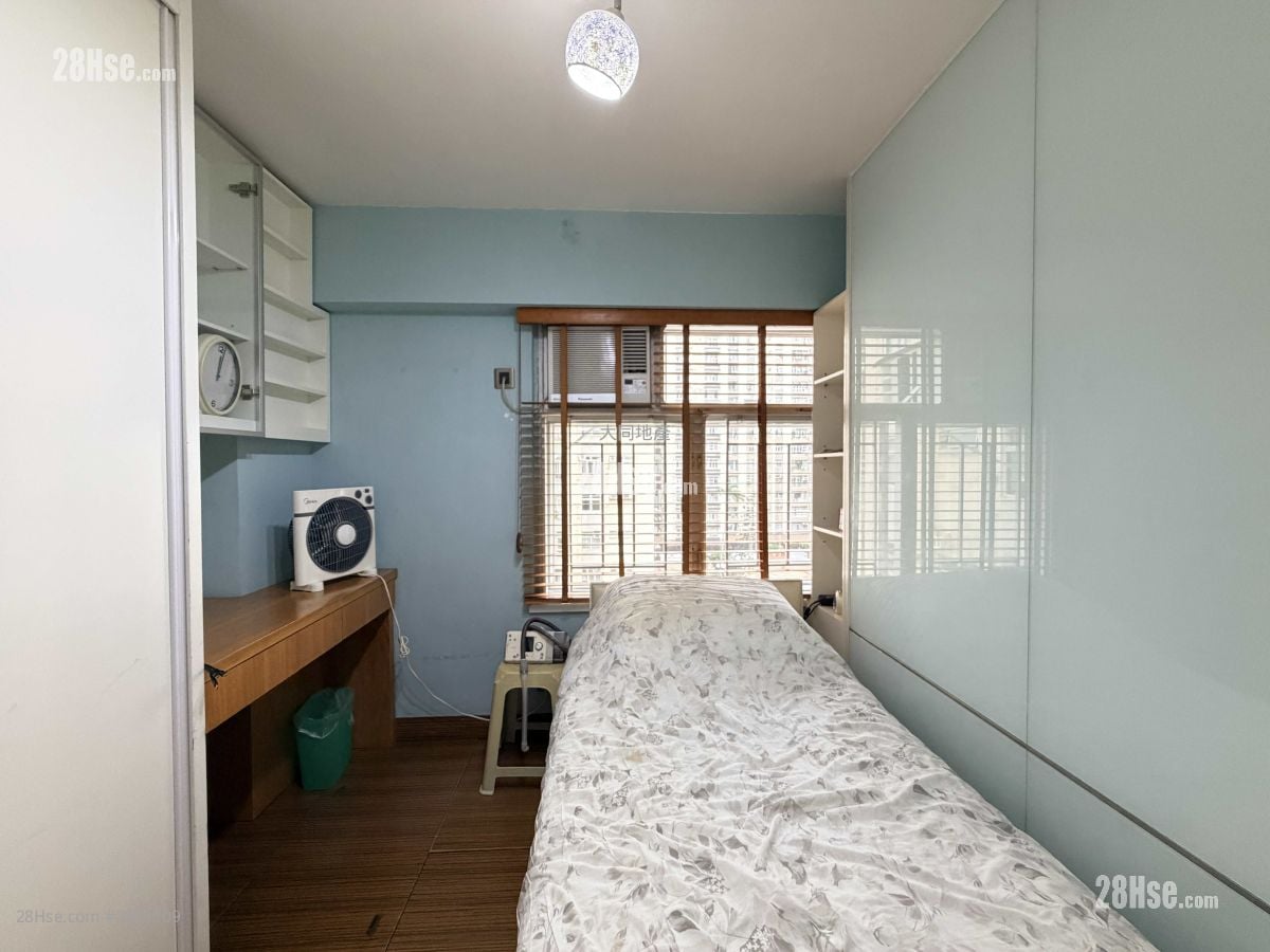 Mei Foo Sun Chuen Sell 3 Bedrooms , 2 Bathrooms 885 ft²