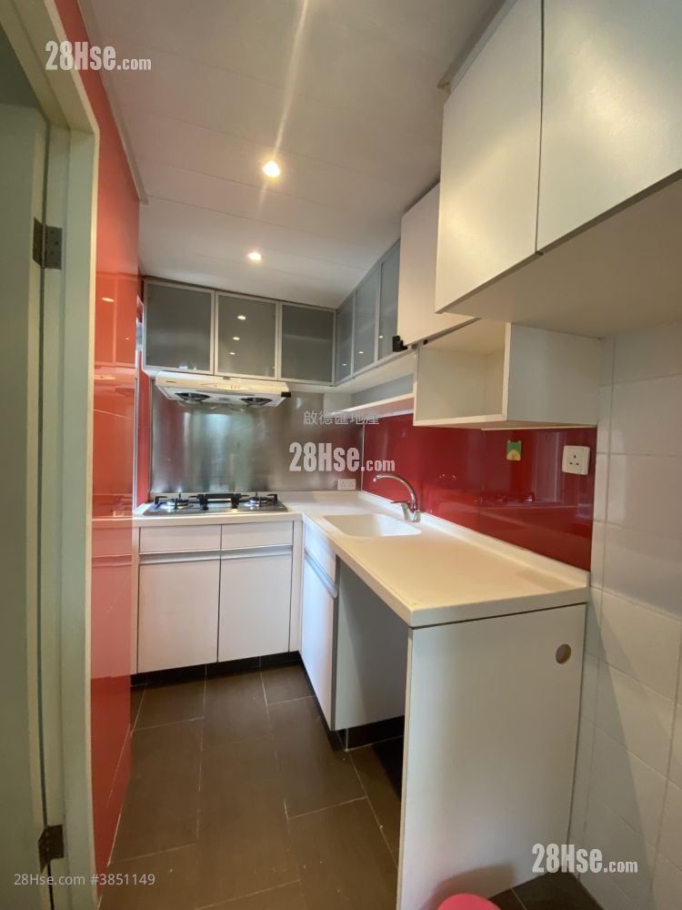 Lucky Plaza Sell 2 Bedrooms , 1 Bathroom 443 ft²
