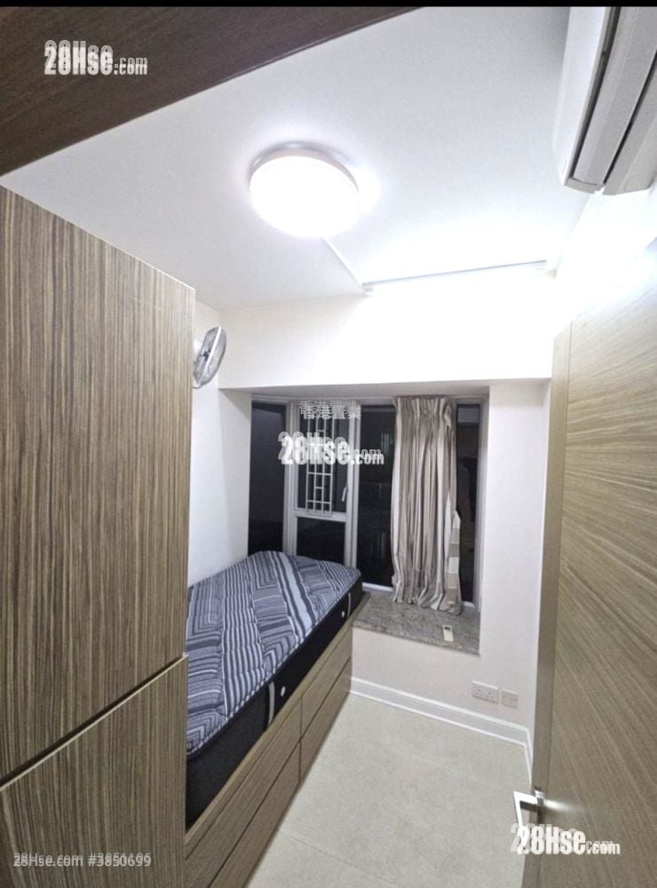 Banyan Garden Rental 3 Bedrooms , 2 Bathrooms 719 ft²