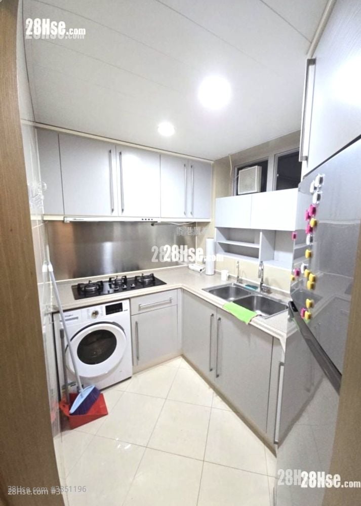 Banyan Garden Rental 3 Bedrooms , 2 Bathrooms 719 ft²