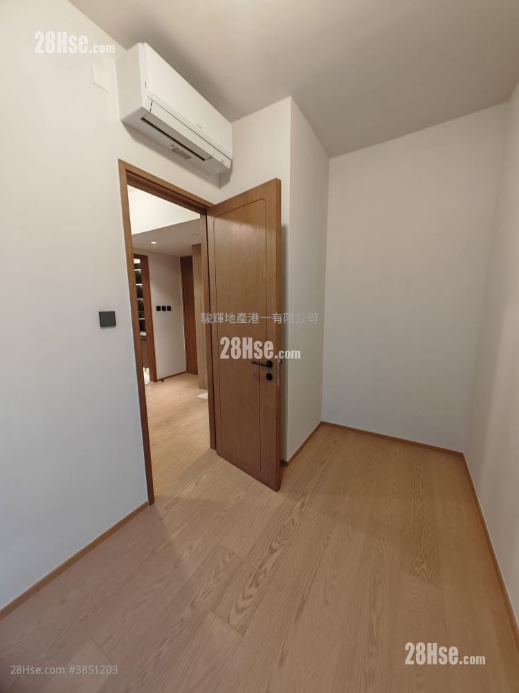 高临 租盘 2 房 , 1 浴室 382 平方尺