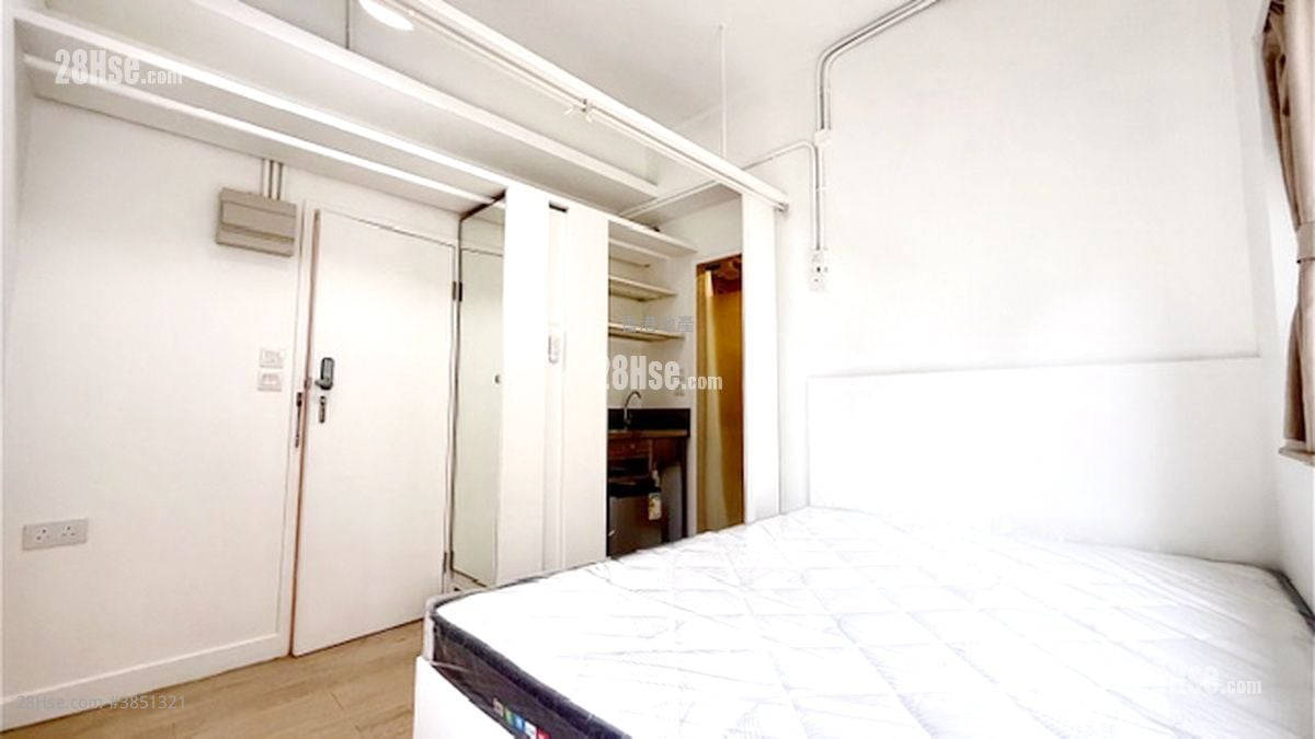 Lan Fong Road Rental Studio , 1 Bathroom 185 ft²