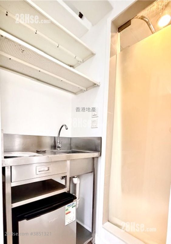 Lan Fong Road Rental Studio , 1 Bathroom 185 ft²