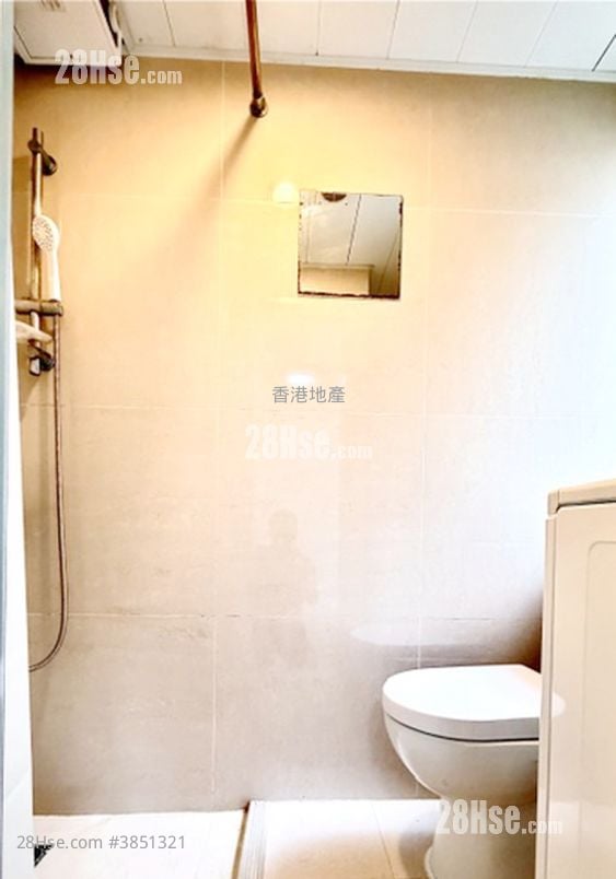 Lan Fong Road Rental Studio , 1 Bathroom 185 ft²