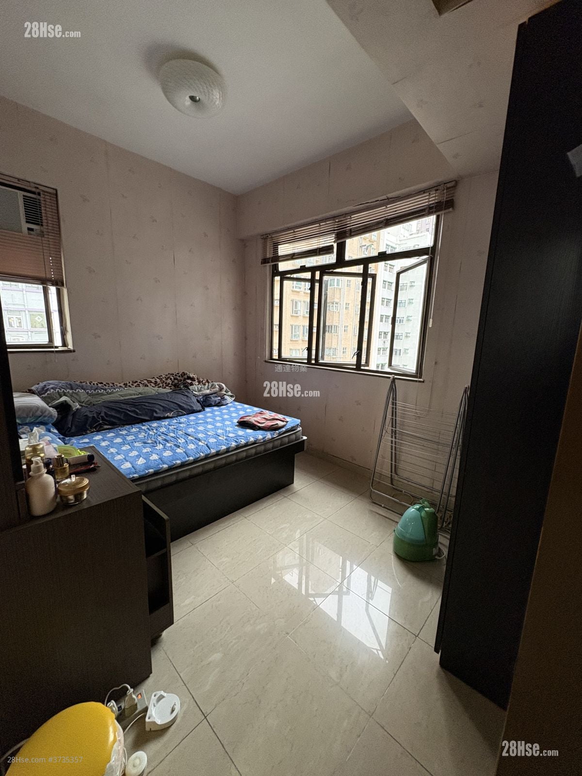 Hang Fai Building Sell 2 Bedrooms , 1 Bathroom 479 ft²