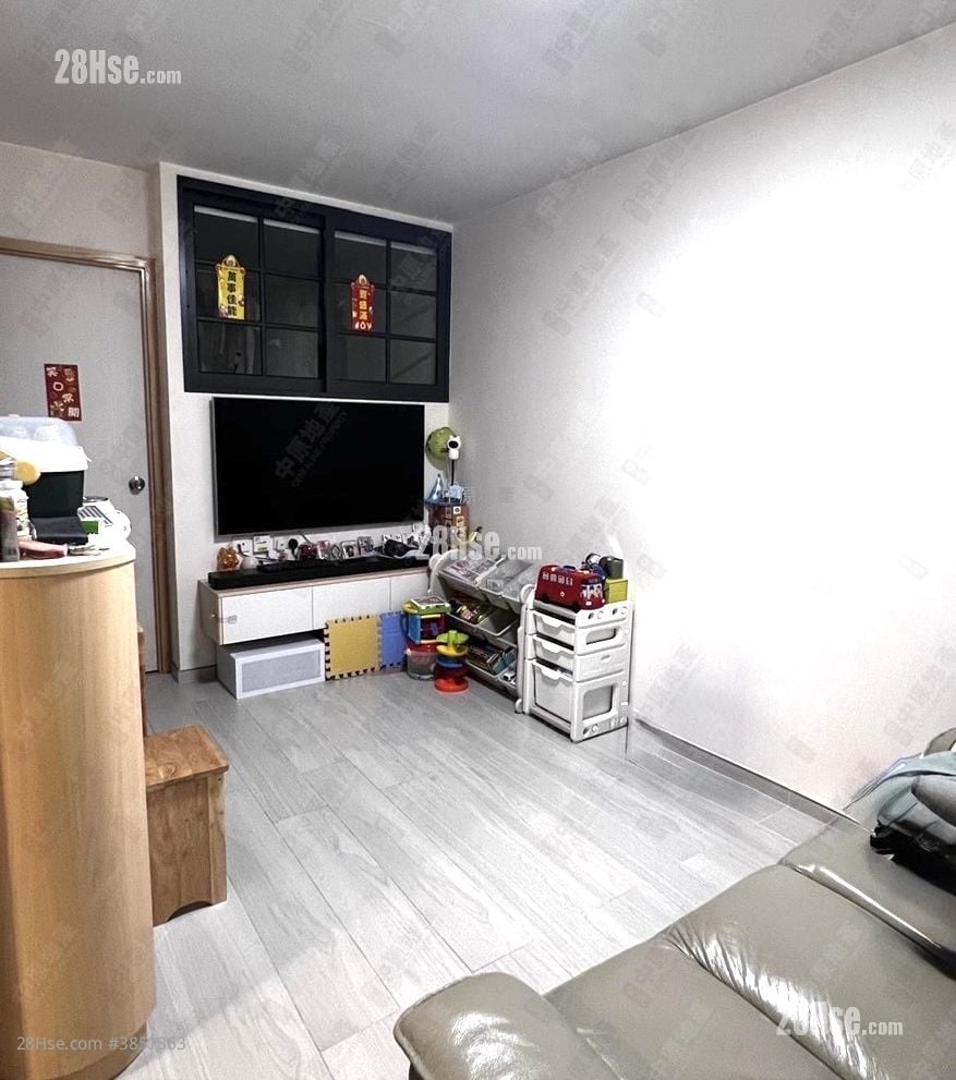 Shan Lai Court Sell 2 Bedrooms , 1 Bathroom 384 ft²