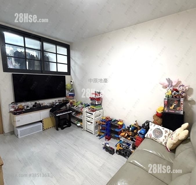 Shan Lai Court Sell 2 Bedrooms , 1 Bathroom 384 ft²
