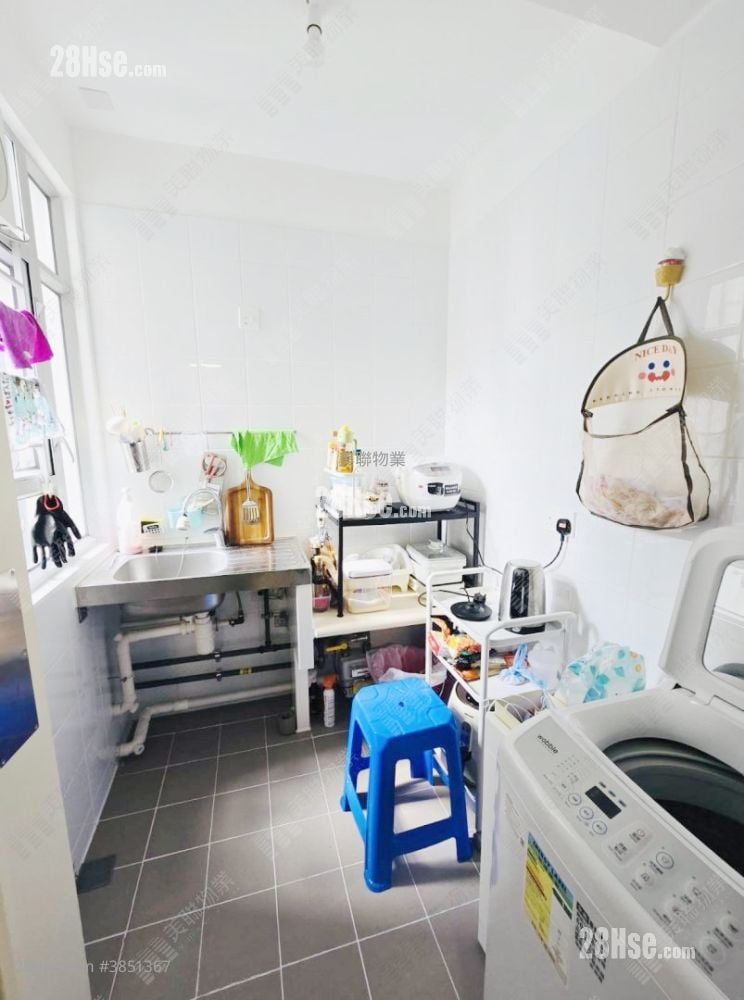 Shan Lai Court Sell 1 Bathroom 384 ft²