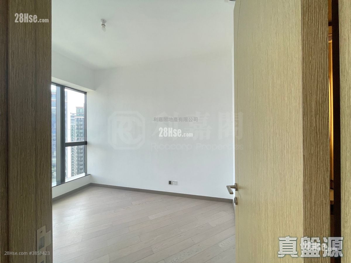 Upper River Bank Rental 4 Bedrooms , 3 Bathrooms 1,072 ft²