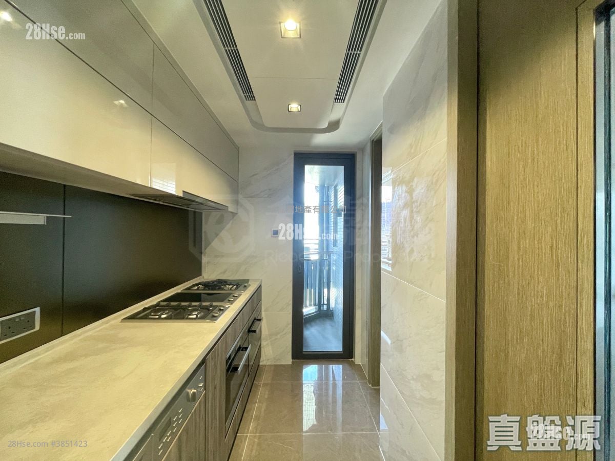 Upper River Bank Rental 4 Bedrooms , 3 Bathrooms 1,072 ft²