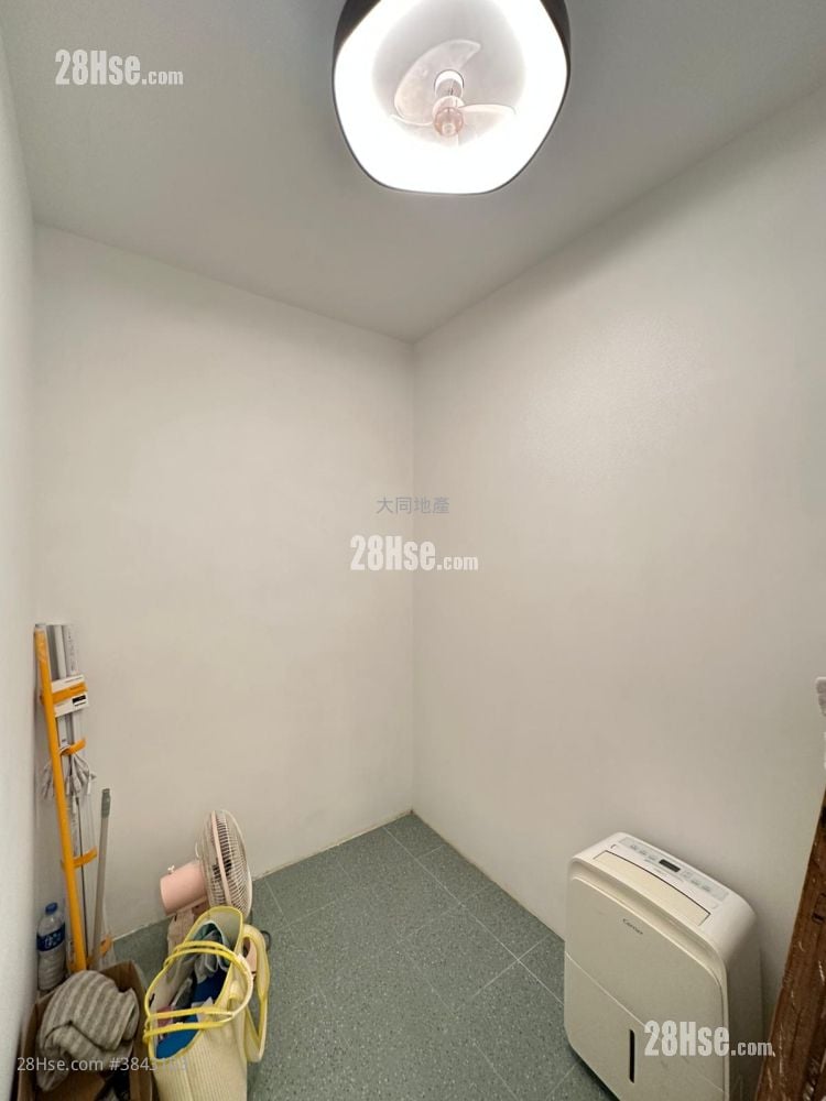 Mei Foo Sun Chuen Rental 3 Bedrooms , 2 Bathrooms 934 ft²