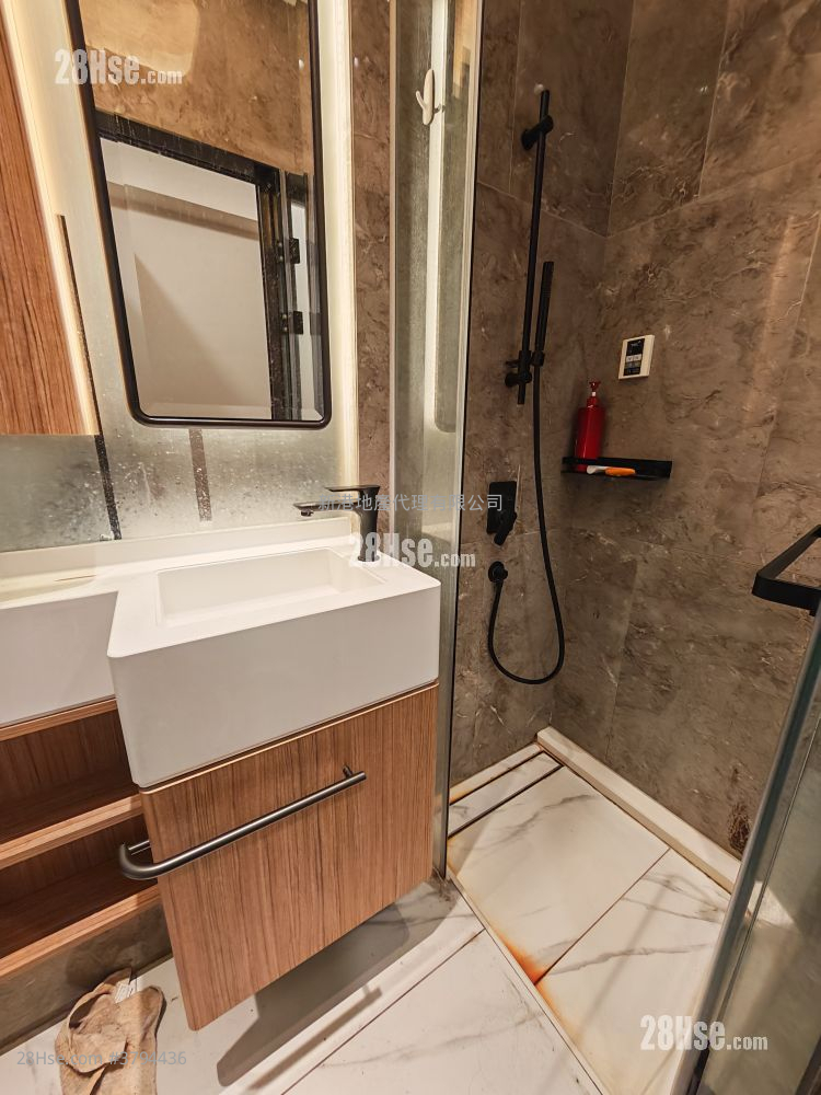The Vantage Rental Studio , 1 Bathroom 196 ft²