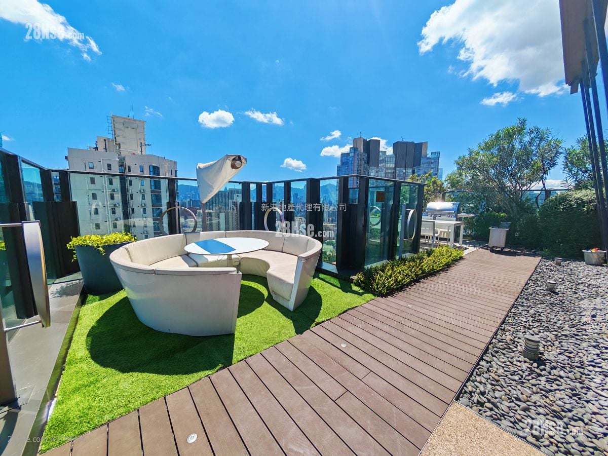 The Vantage Rental Studio , 1 Bathroom 196 ft²