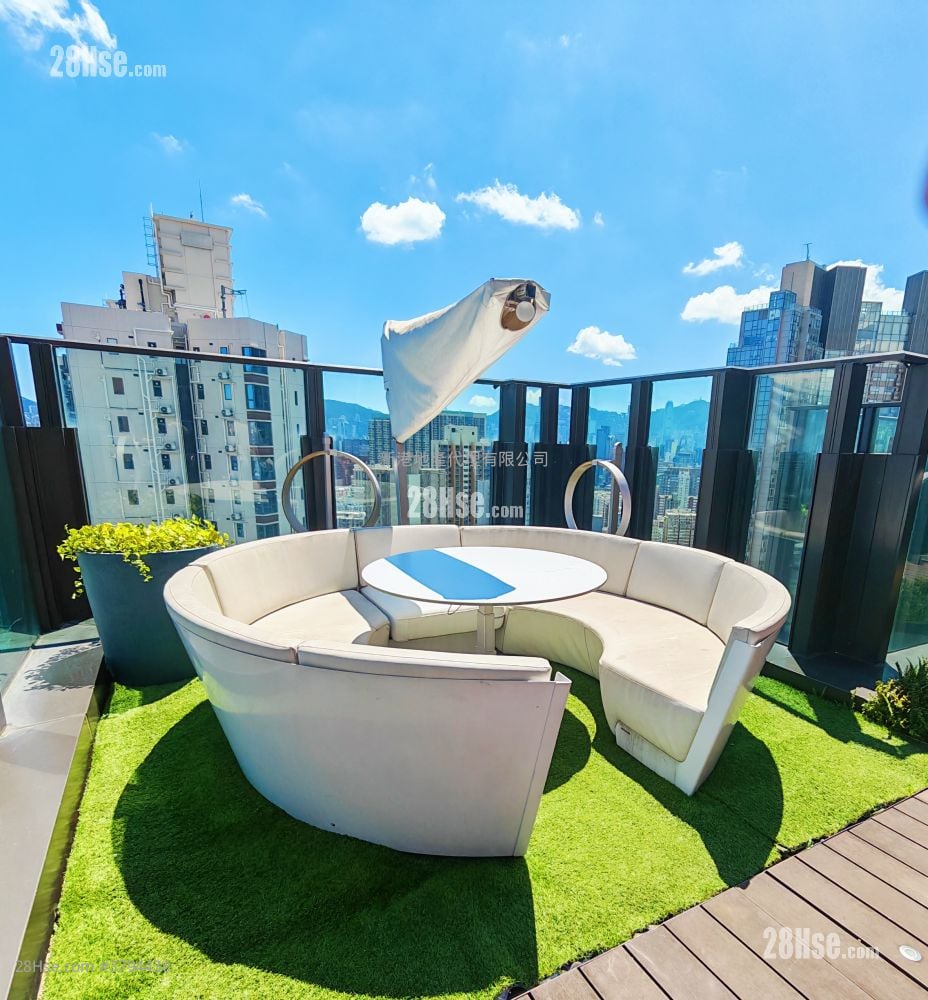 The Vantage Rental Studio , 1 Bathroom 196 ft²