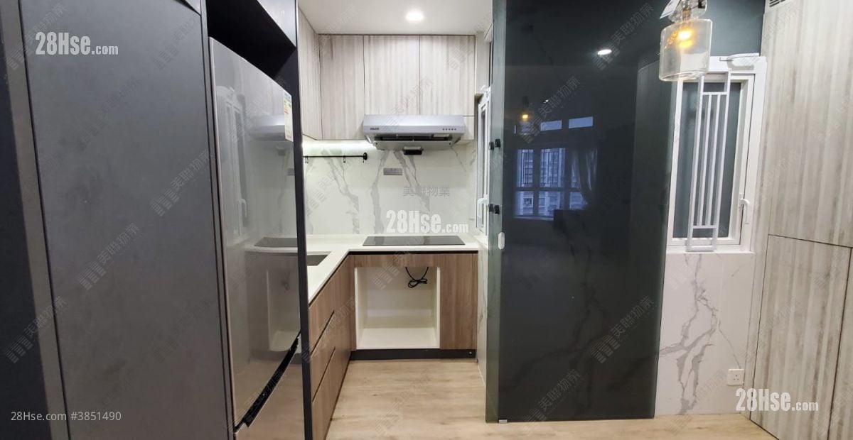 New Town Plaza Sell 3 Bedrooms , 2 Bathrooms 640 ft²