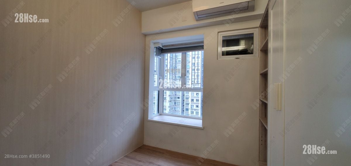 New Town Plaza Sell 3 Bedrooms , 2 Bathrooms 640 ft²