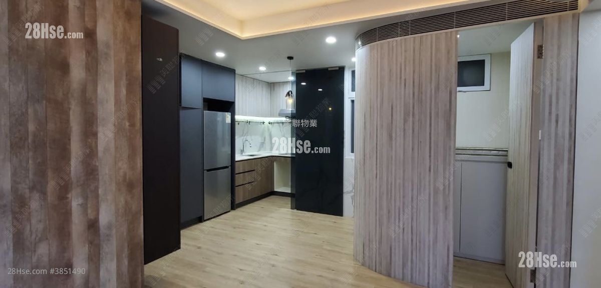 New Town Plaza Sell 3 Bedrooms , 2 Bathrooms 640 ft²