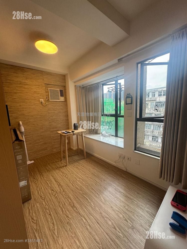 Po Wai Building Sell 2 Bedrooms , 1 Bathroom 264 ft²