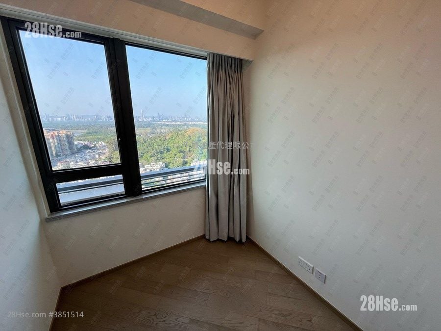 The Yoho Hub Rental 3 Bedrooms , 1 Bathroom 531 ft²
