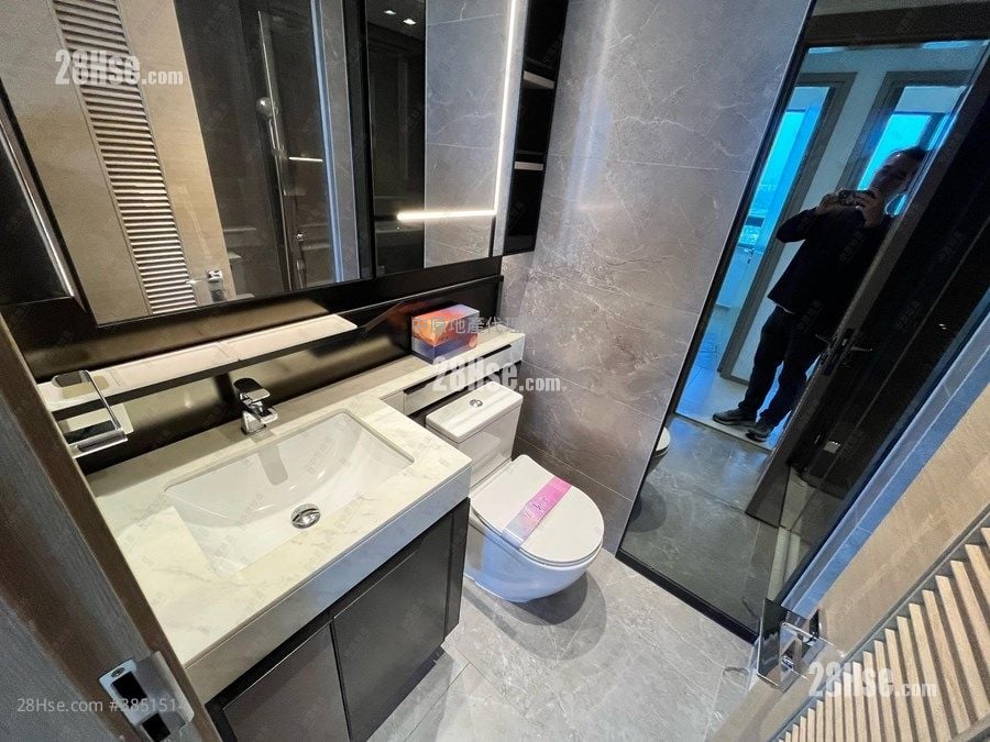 The Yoho Hub Rental 3 Bedrooms , 1 Bathroom 531 ft²