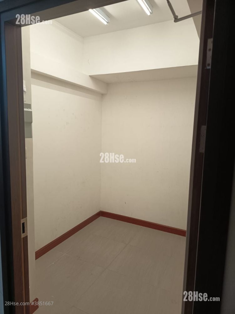 Hong Kong Industrial Centre Rental 68 ft²
